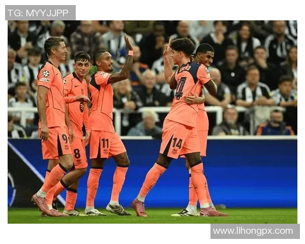 德甲激战尤文图斯与巴萨握手言和红牌事件引发全场热议 德甲激战尤文图斯与巴萨握手言和红牌事件引发全场热议