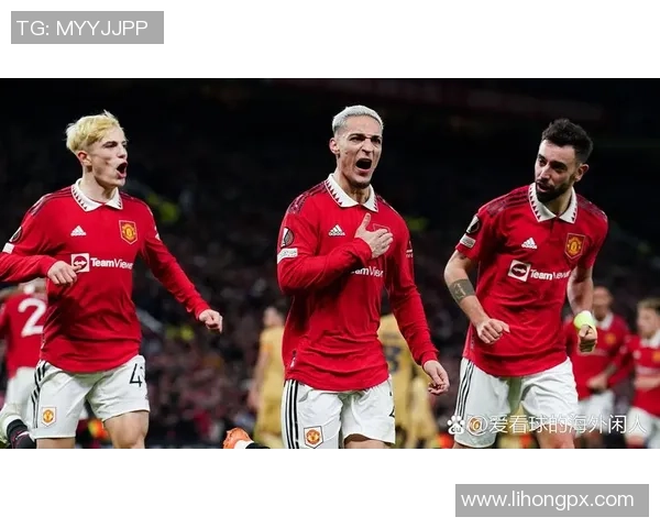 世界杯经典对决巴萨逆转曼联争议判罚引发全场热议 世界杯经典对决巴萨逆转曼联争议判罚引发全场热议