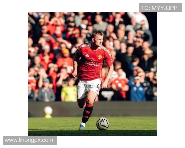 足总杯激战AC米兰逆转里昂补时绝杀引发争议判罚全场沸腾 足总杯激战AC米兰逆转里昂补时绝杀引发争议判罚全场沸腾